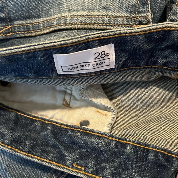 EUC Gap High Rise Crop size 28P - Picture 5 of 9